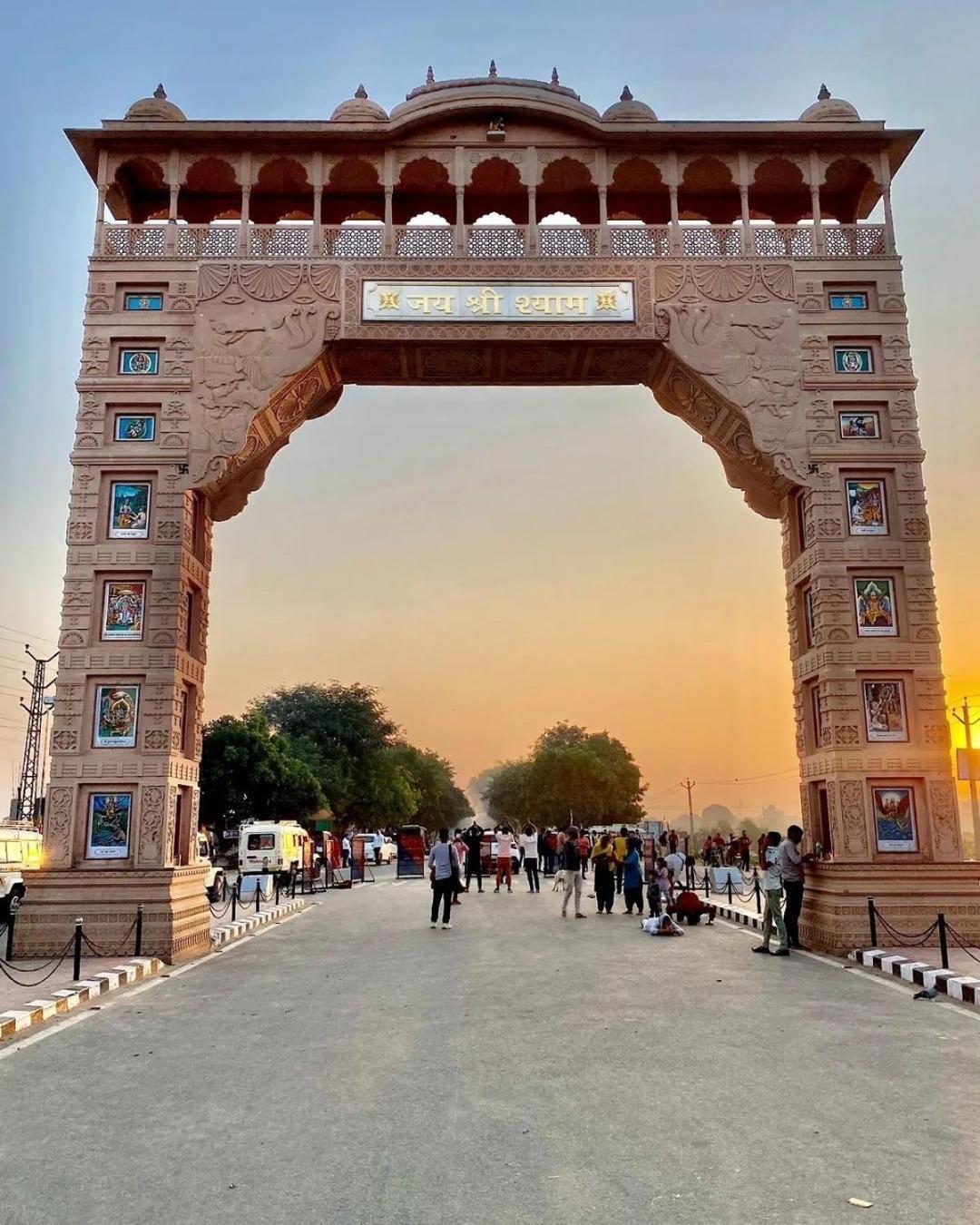Shree Shyam Hotel Toran Dawar Khātu Exteriör bild