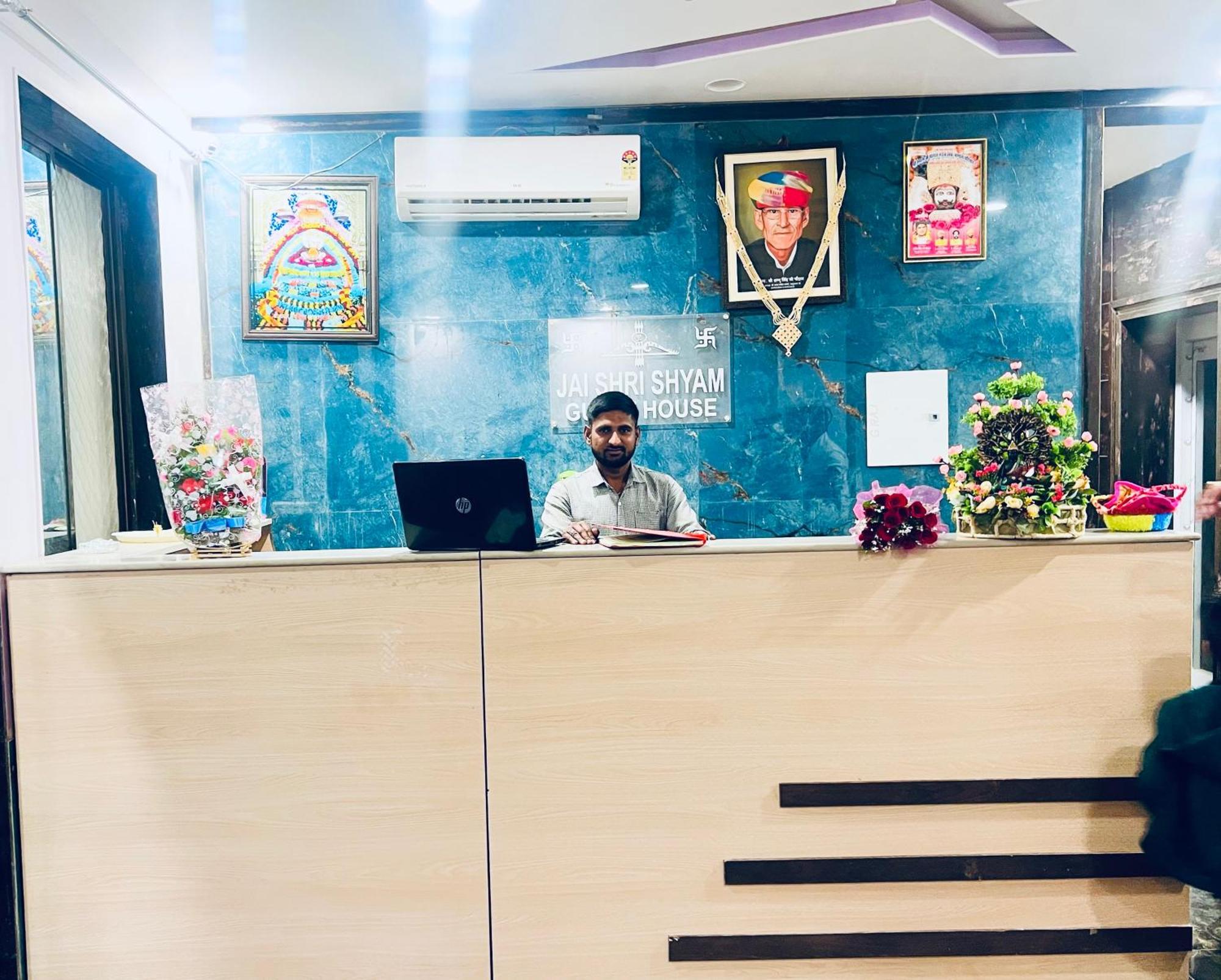 Shree Shyam Hotel Toran Dawar Khātu Exteriör bild