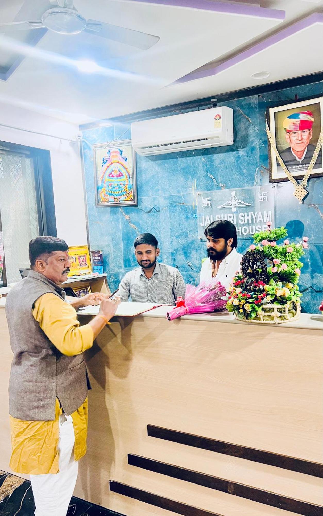 Shree Shyam Hotel Toran Dawar Khātu Exteriör bild